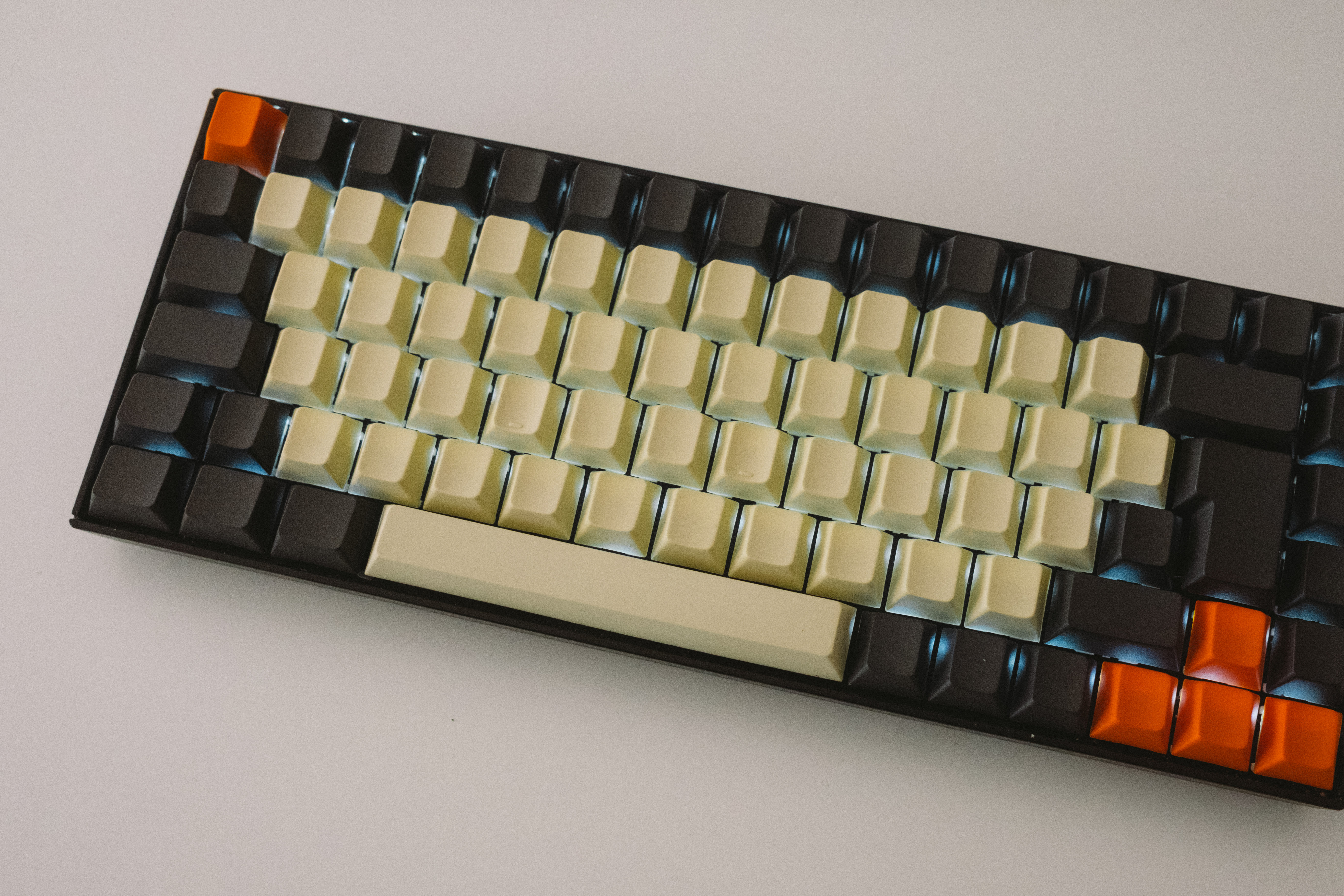 Mechanisches Keyboard mit unbedruckten Keycaps